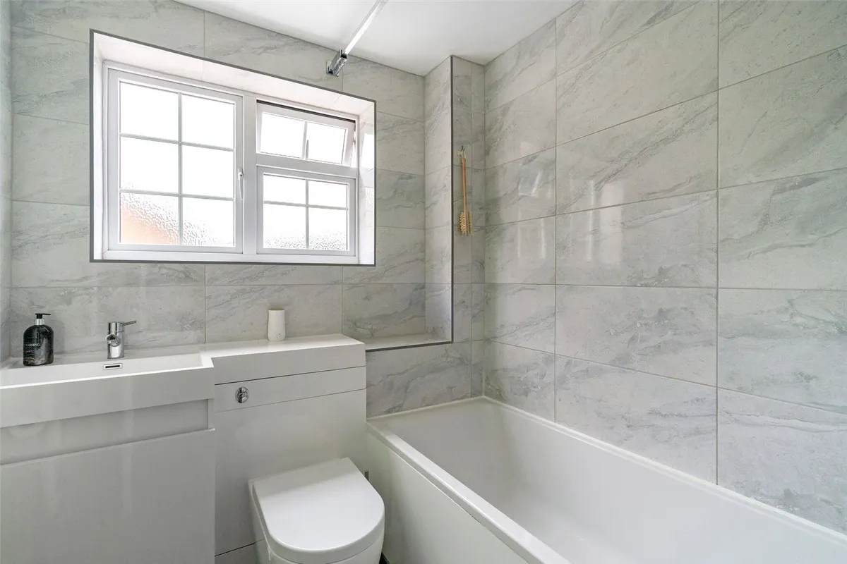 Woodside Gardens, Chineham, RG24