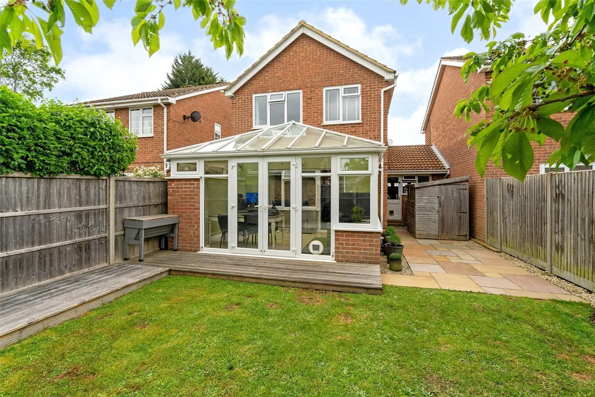 Woodside Gardens, Chineham, RG24