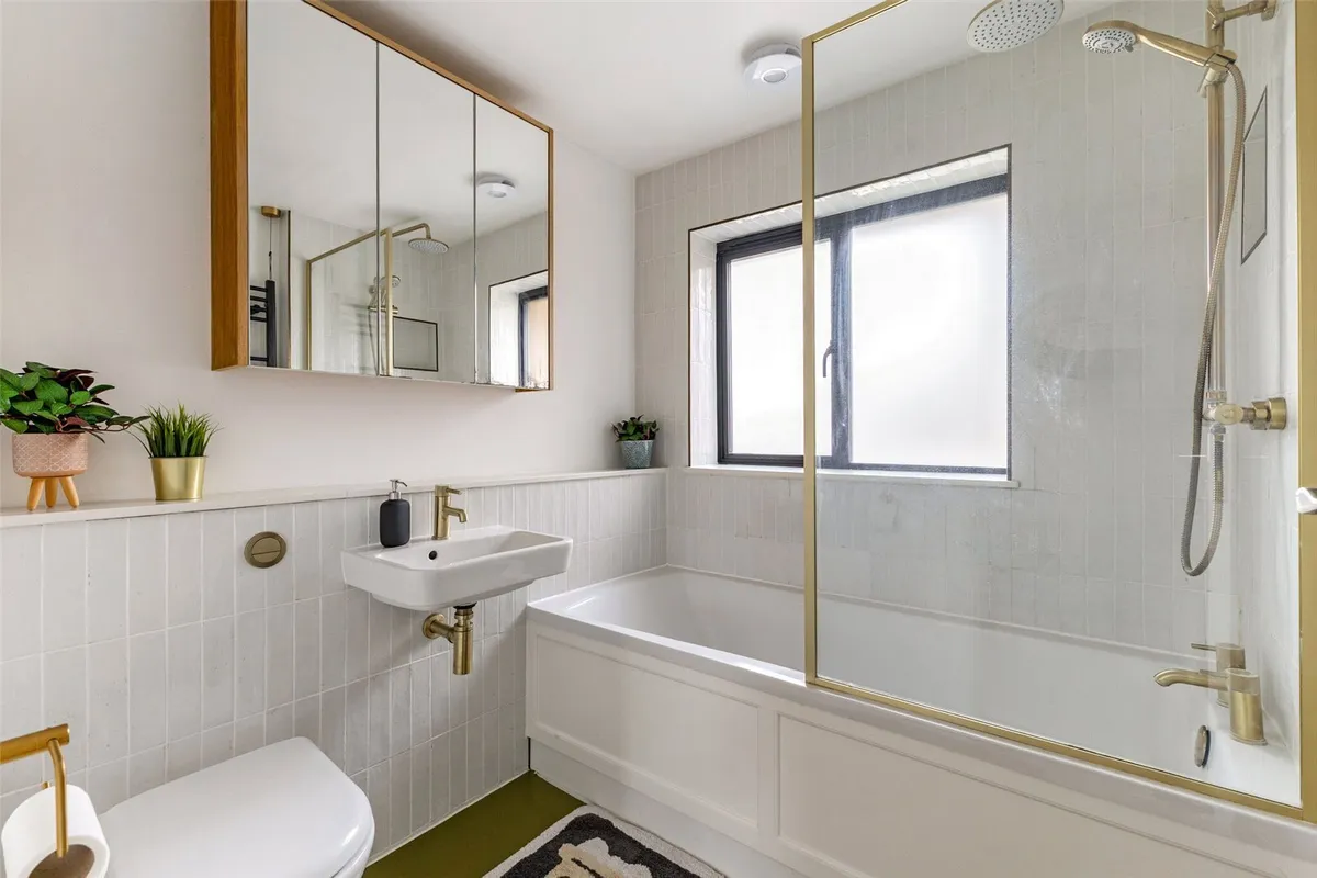 Chandler Road, Basingstoke, RG21