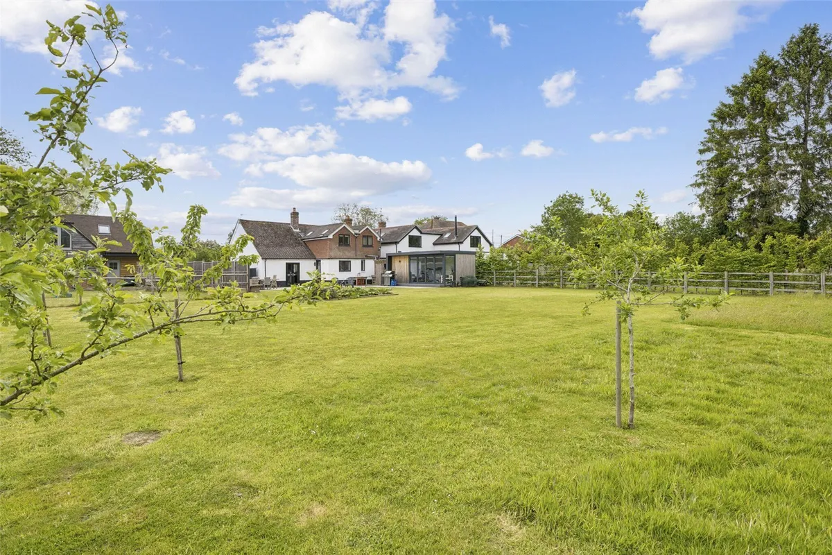Cherry Tree Cottage, Cherry Tree Cottage, Pamber Green, RG26