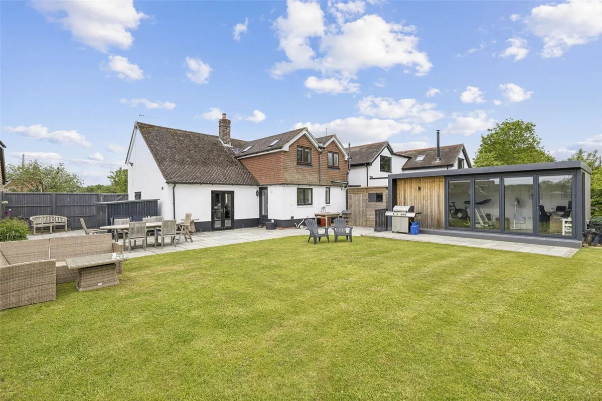 Cherry Tree Cottage, Cherry Tree Cottage, Pamber Green, RG26