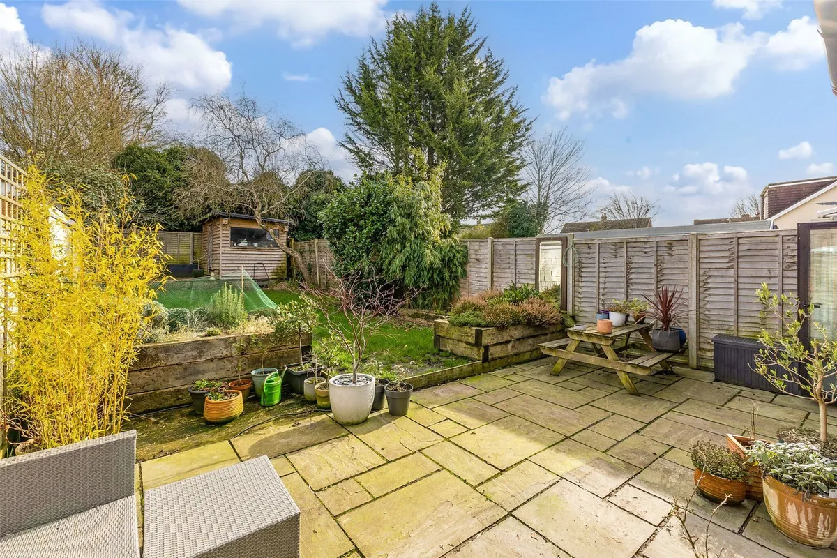 Chandler Road, Basingstoke, RG21