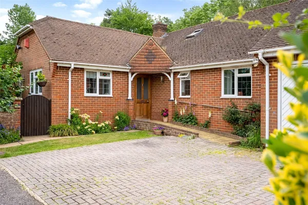 Reading Road, Chineham, Hampshire, RG24