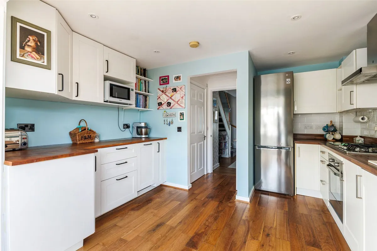 Rowner Crescent, Sherfield-on-Loddon, RG27