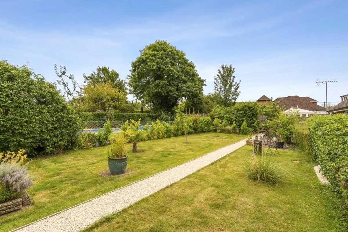 Hatch Lane, Old Basing, RG24