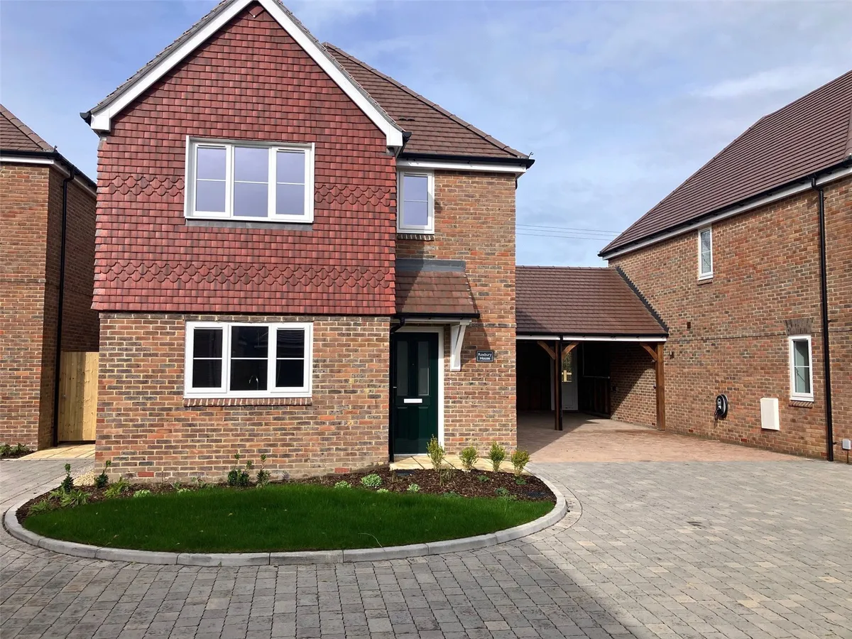 Roxbury House, Bramley, RG26