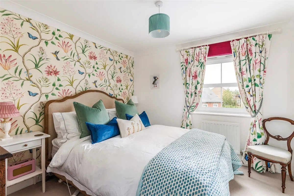 Rowner Crescent, Sherfield-on-Loddon, RG27