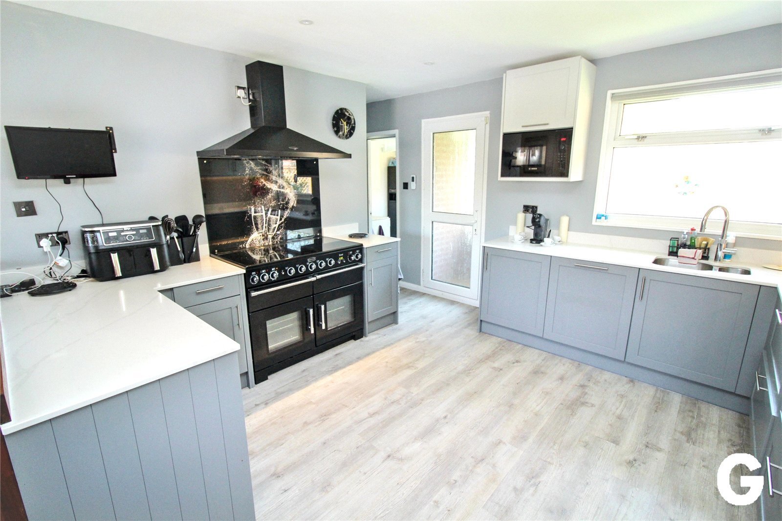 Wimborne Road East, Ferndown, Dorset, BH22 Image 4