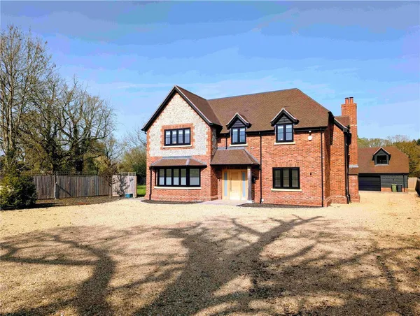 Deer Hurst House, Pamber End, RG26