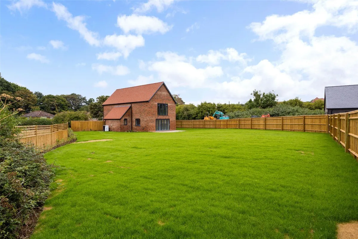Bow Street, Bramley, RG26