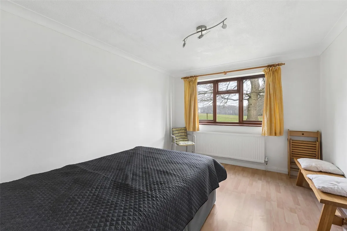 Bangla, Little London, RG26
