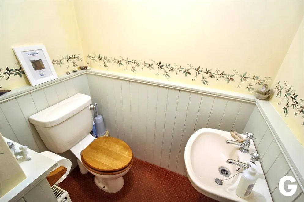 Property carousel item 13