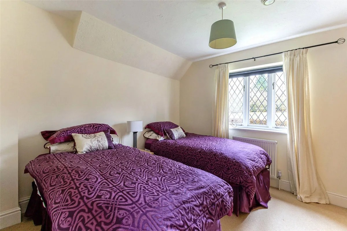 Oaktree House, Upton Grey, RG25
