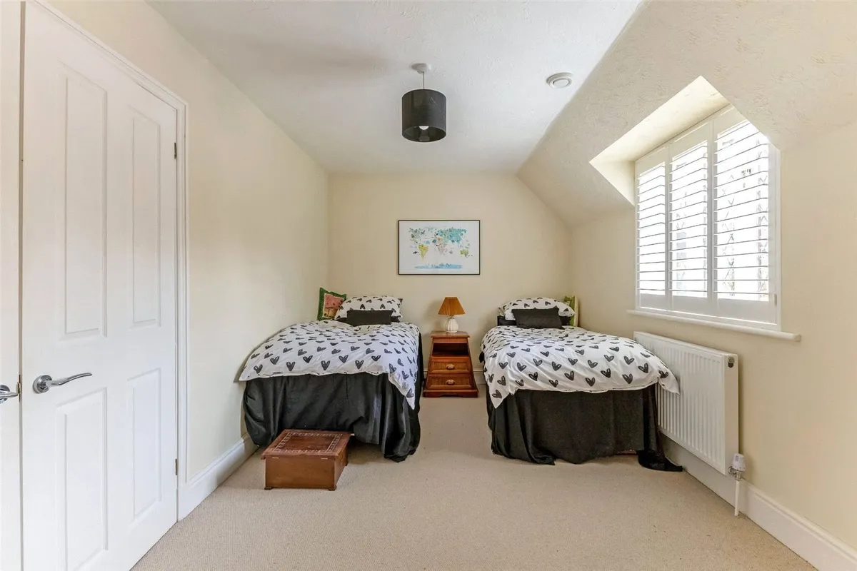Oaktree House, Upton Grey, RG25