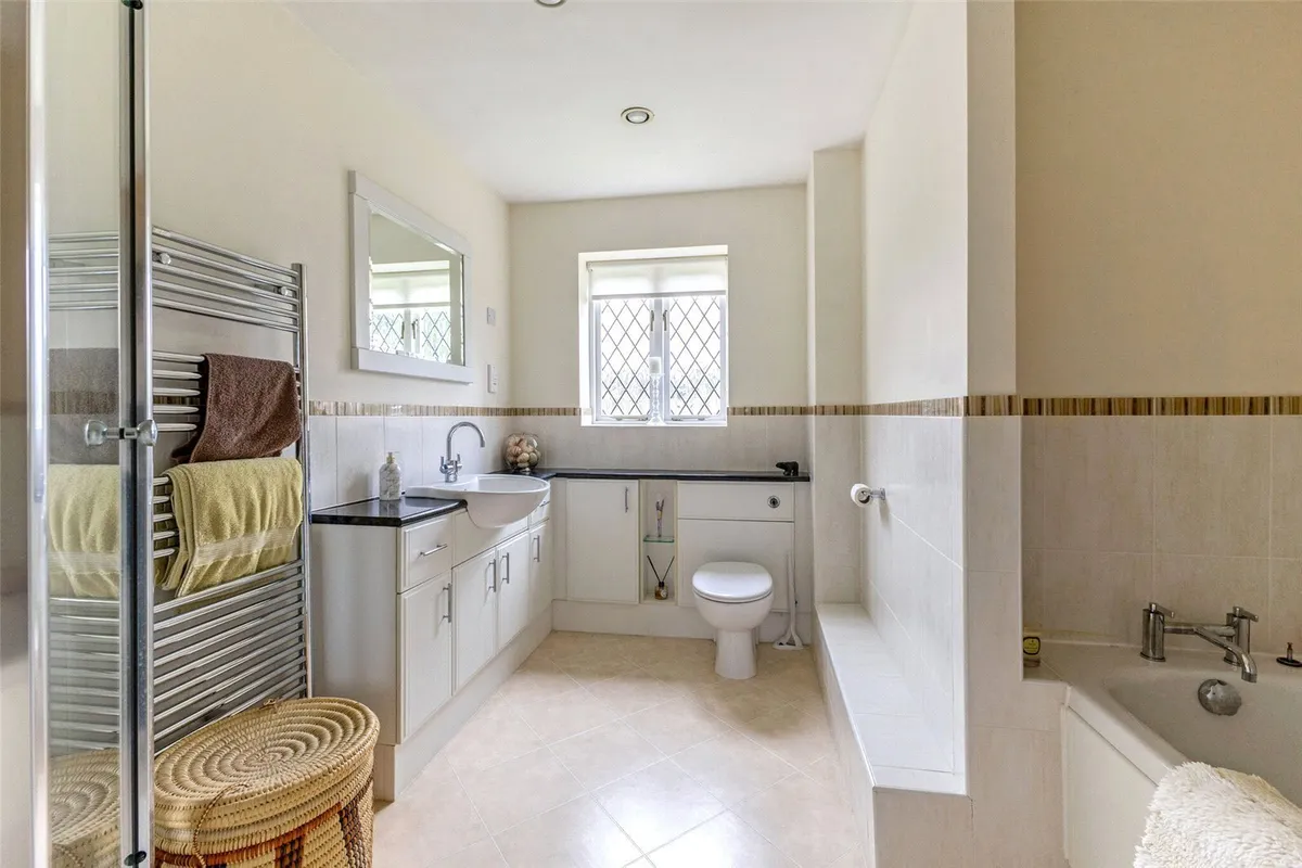 Oaktree House, Upton Grey, RG25