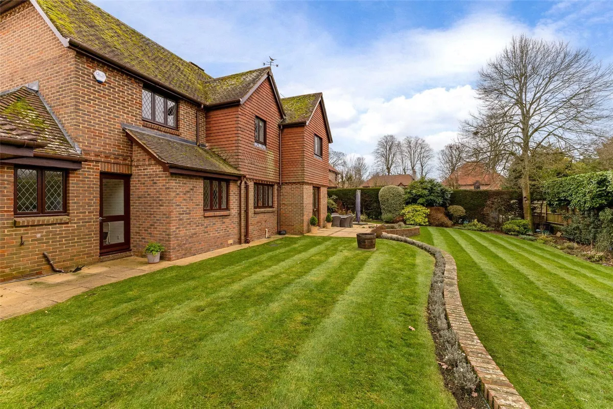 Oaktree House, Upton Grey, RG25