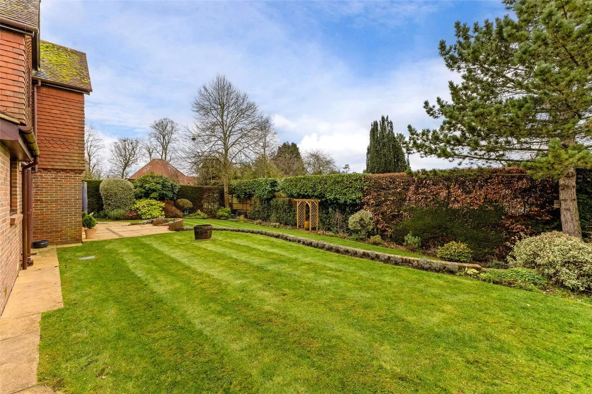 Oaktree House, Upton Grey, RG25