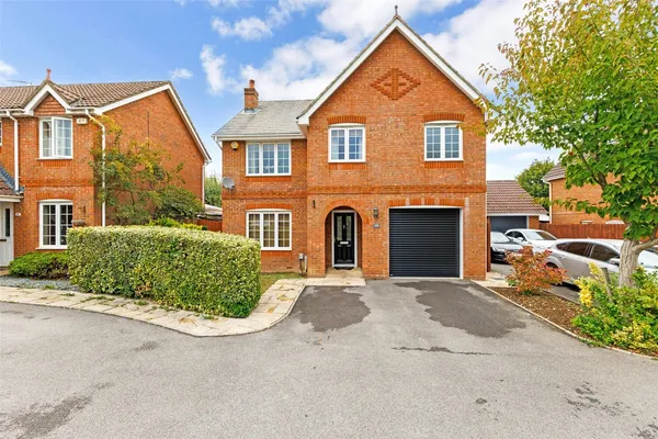Highpath Way, Basingstoke, RG24