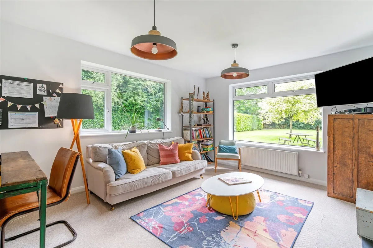 Highlands Road, Basingstoke, RG22