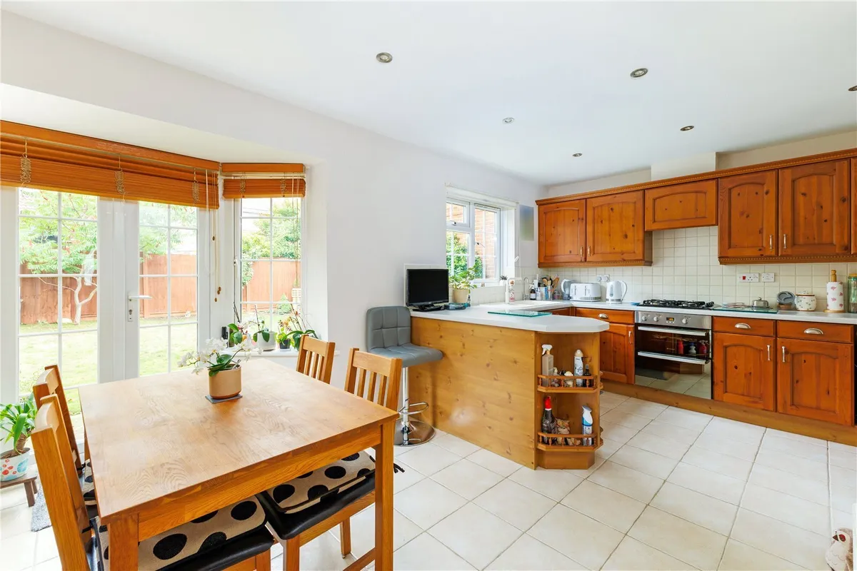 Highpath Way, Basingstoke, RG24