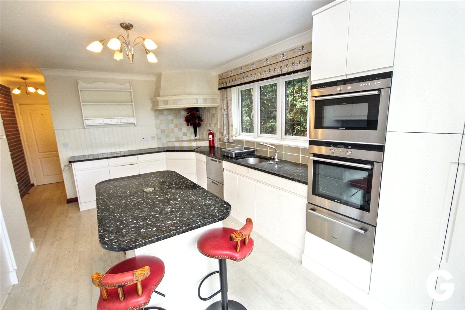 Christchurch Road, Ringwood, Hampshire, BH24 Image 9