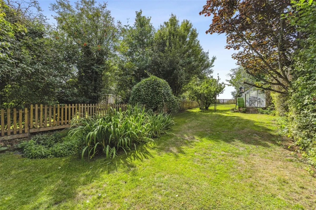 Bible Fields, Dummer, RG25