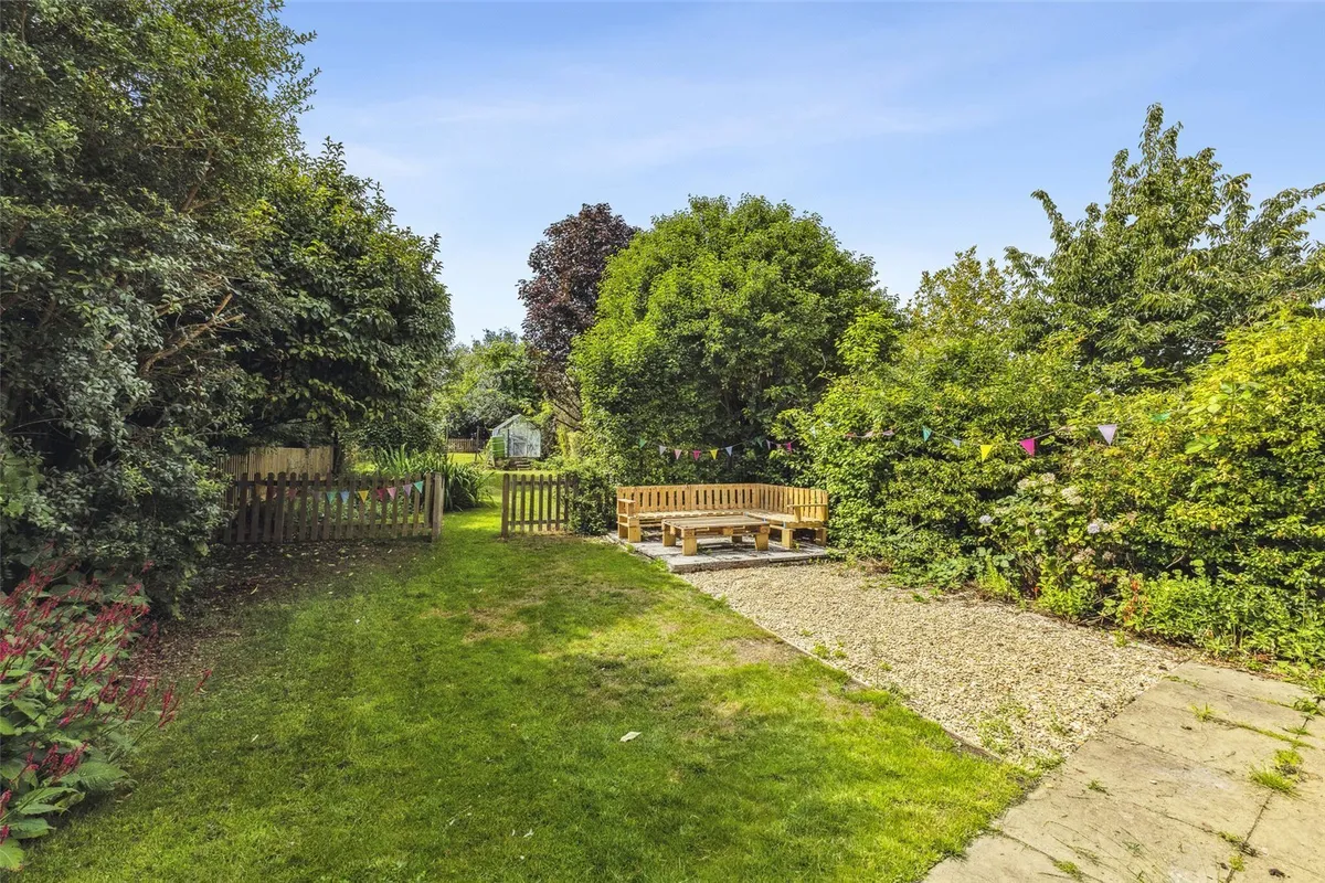Bible Fields, Dummer, RG25