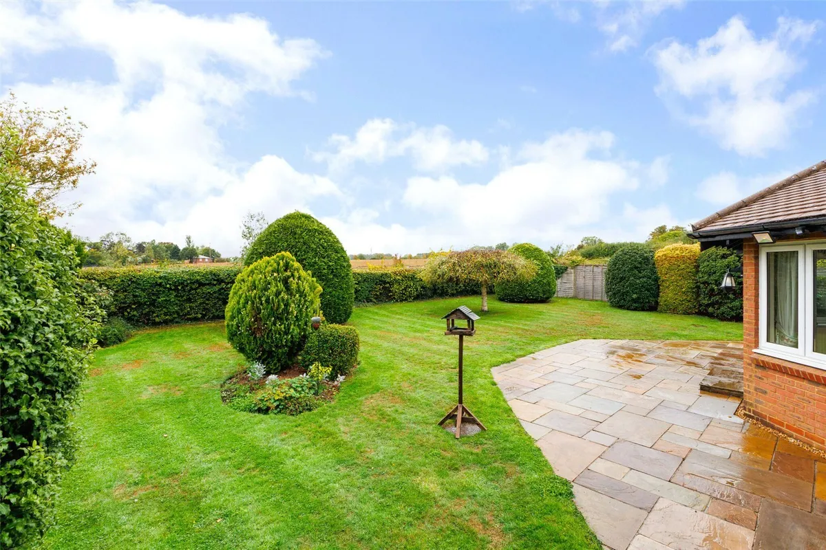Little Berkeley, Monk Sherborne, RG26