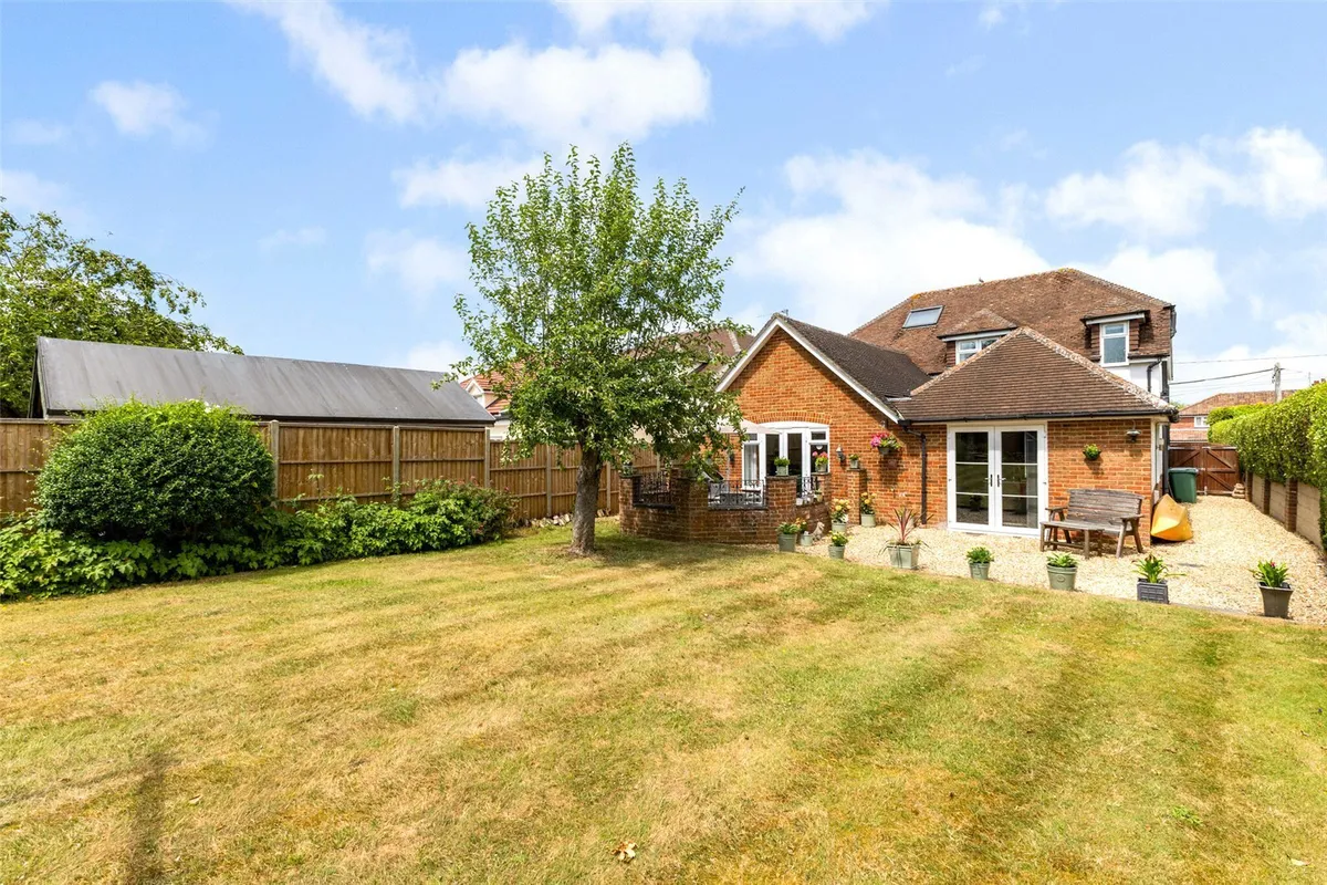 Hatch Lane, Old Basing, RG24
