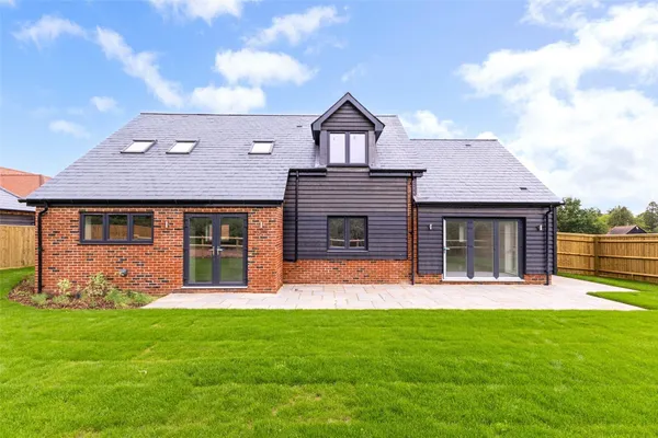 Bow Street, Bramley, RG26