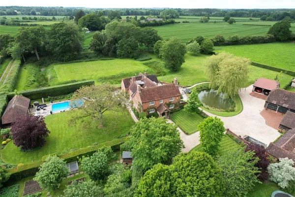 Cufaude Manor, Bramley, RG26