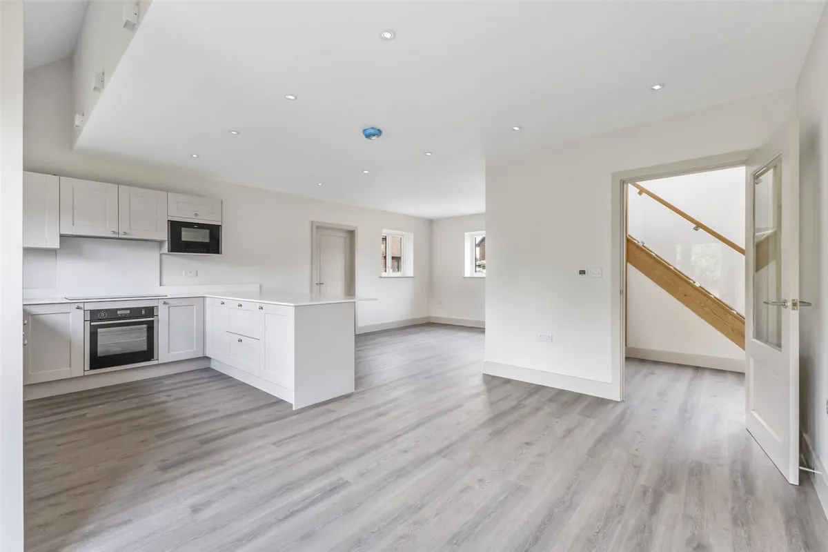 Bow Street, Bramley, RG26