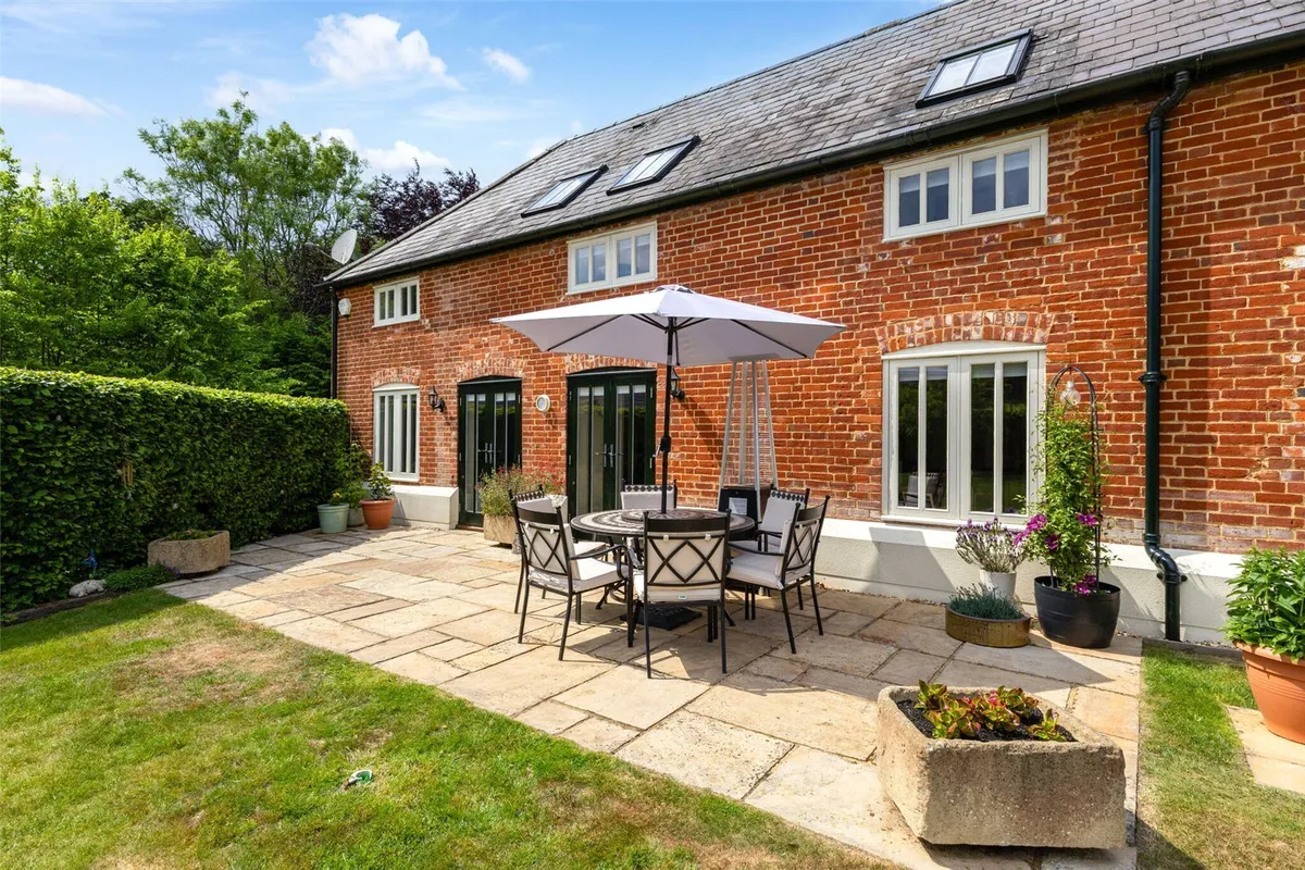 Barley House, Dummer, RG23