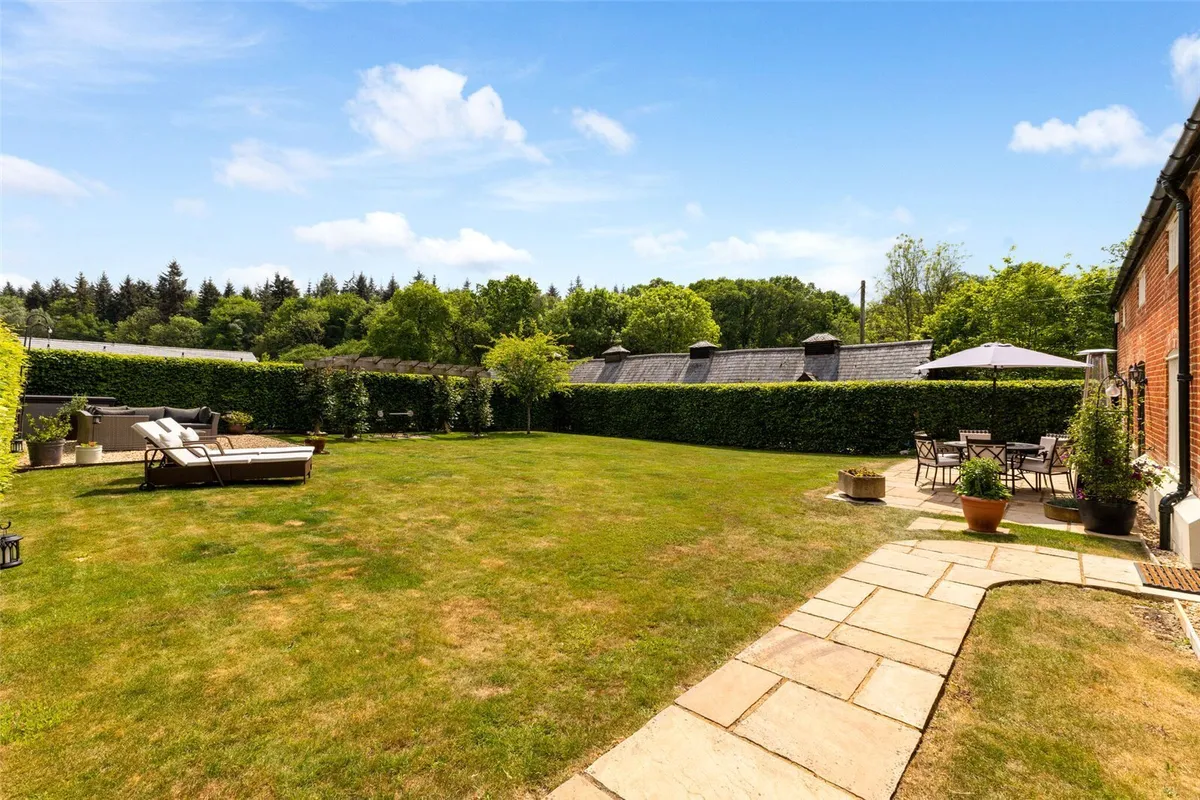 Barley House, Dummer, RG23