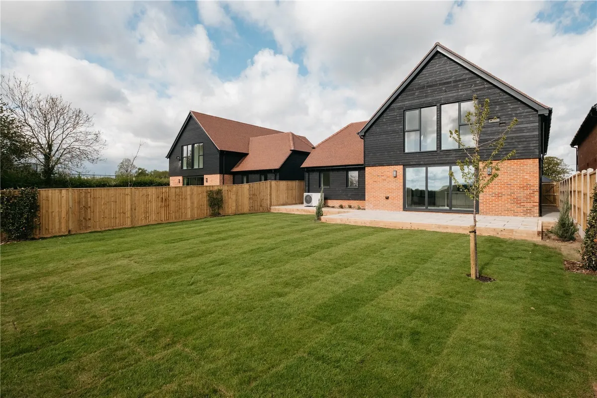 Oak Field Gardens, Sherborne St John, RG24