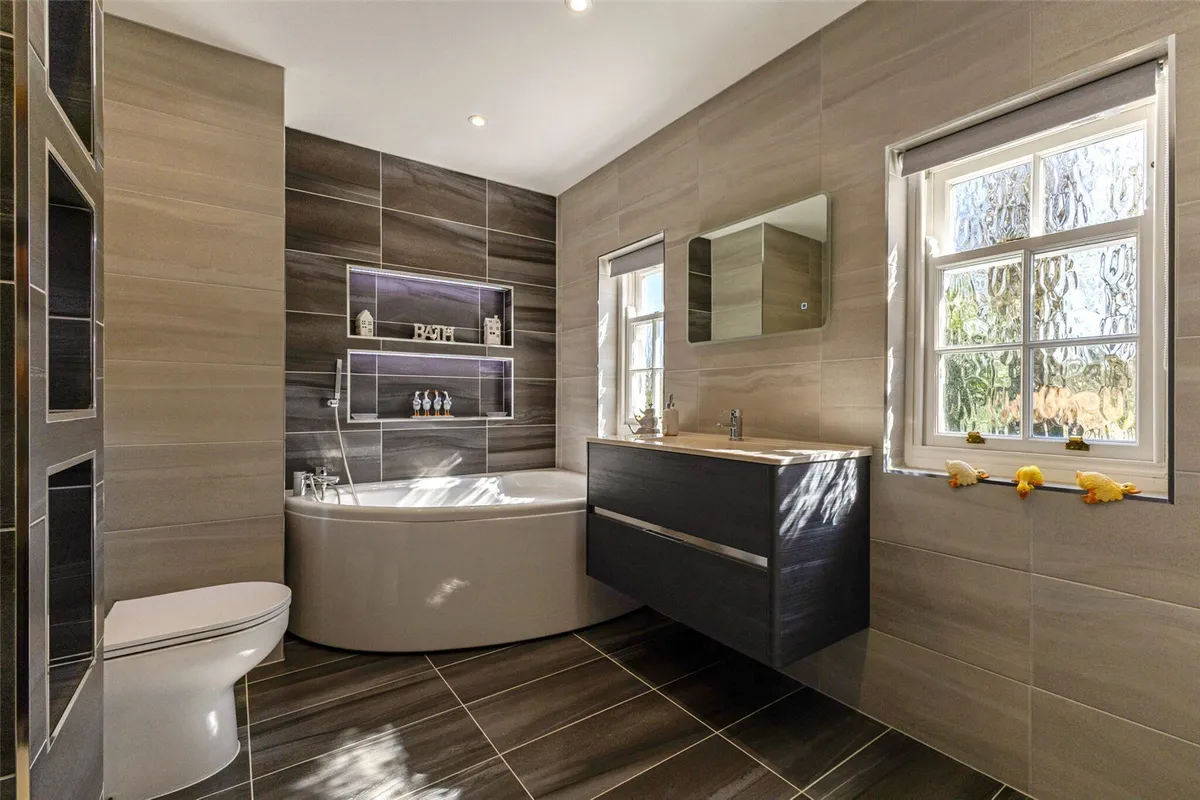 Meadow House, Sherborne St John, RG24