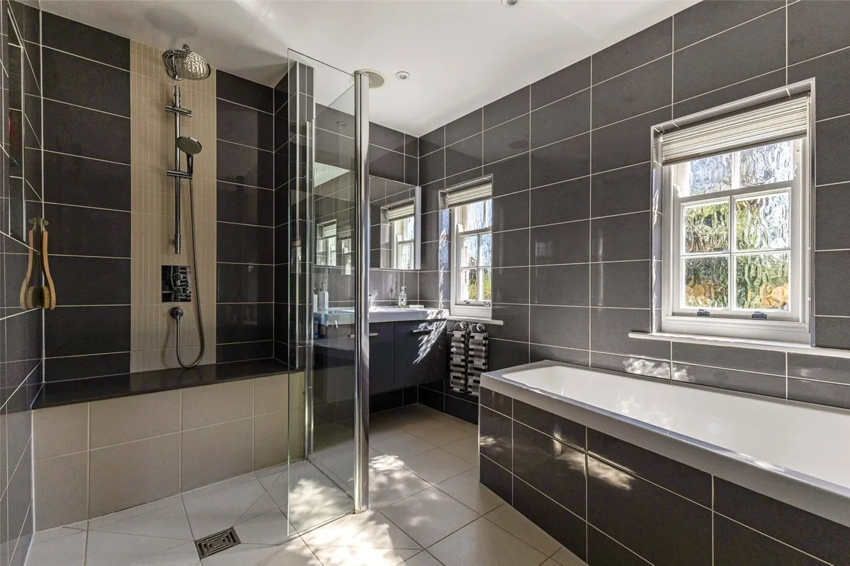 Meadow House, Sherborne St John, RG24