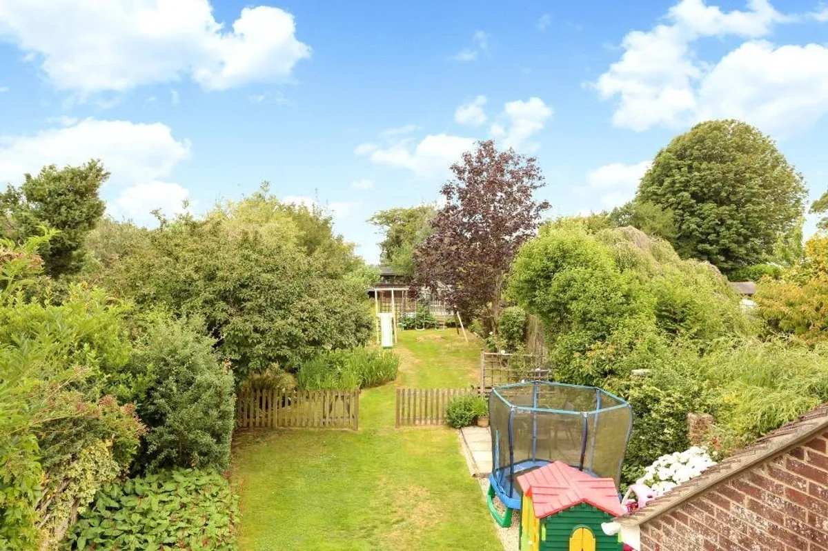 Bible Fields, Dummer, RG25