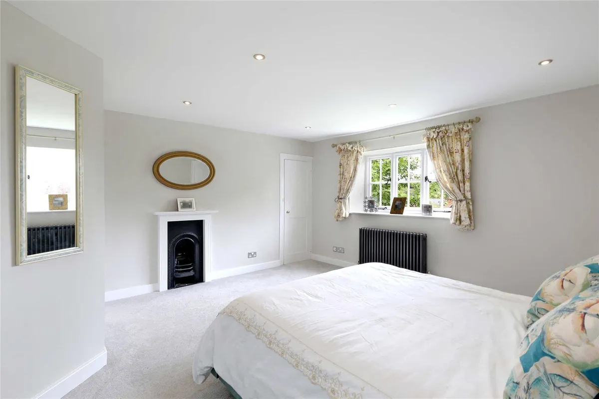 Cufaude Manor, Bramley, RG26