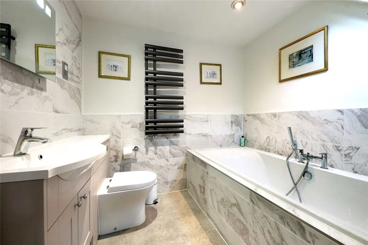 Cufaude Manor, Bramley, RG26