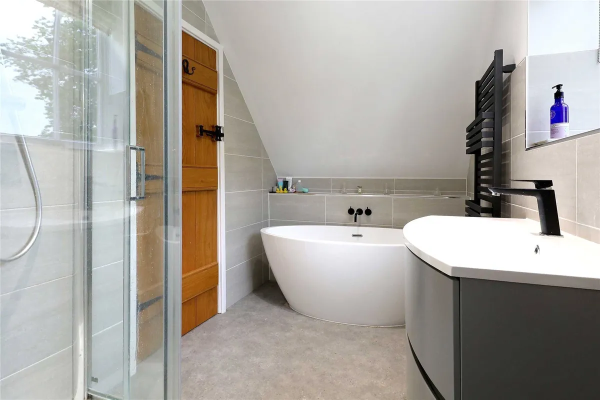 Cufaude Manor, Bramley, RG26
