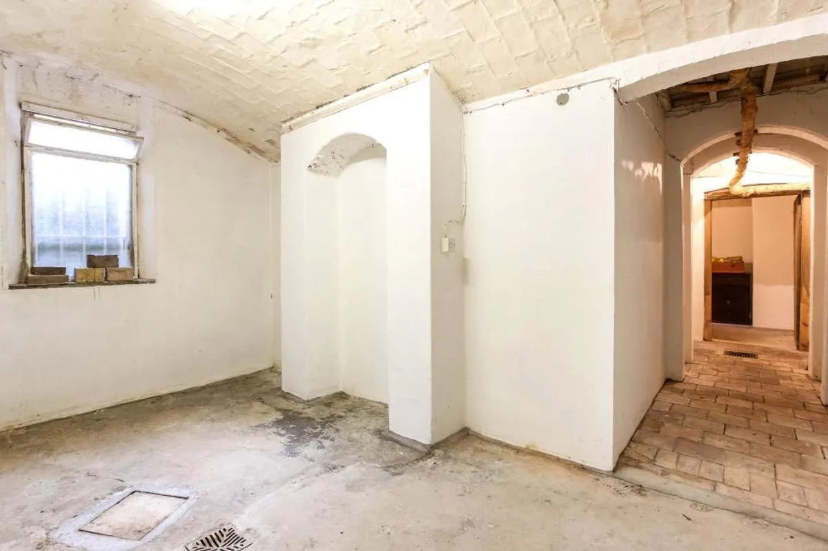West Silchester Hall, Silchester, RG7