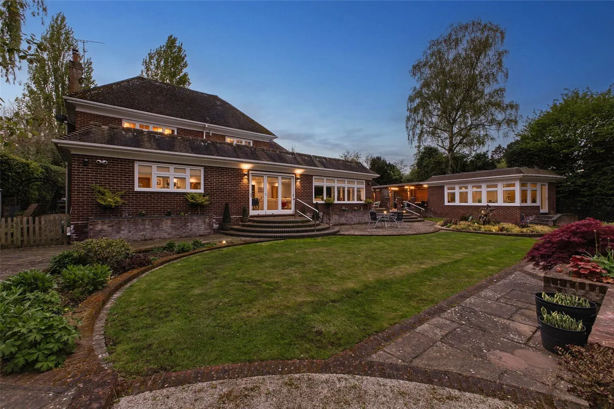 Meadow House, Sherborne St John, RG24