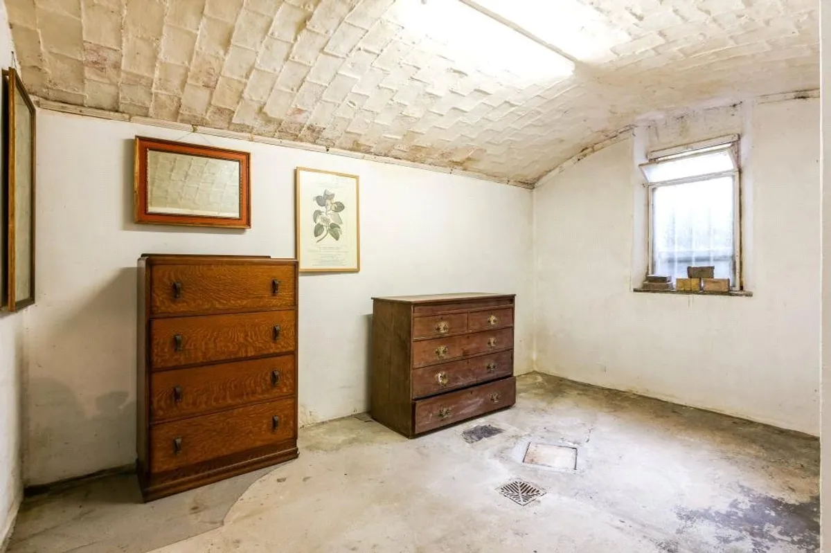 West Silchester Hall, Silchester, RG7