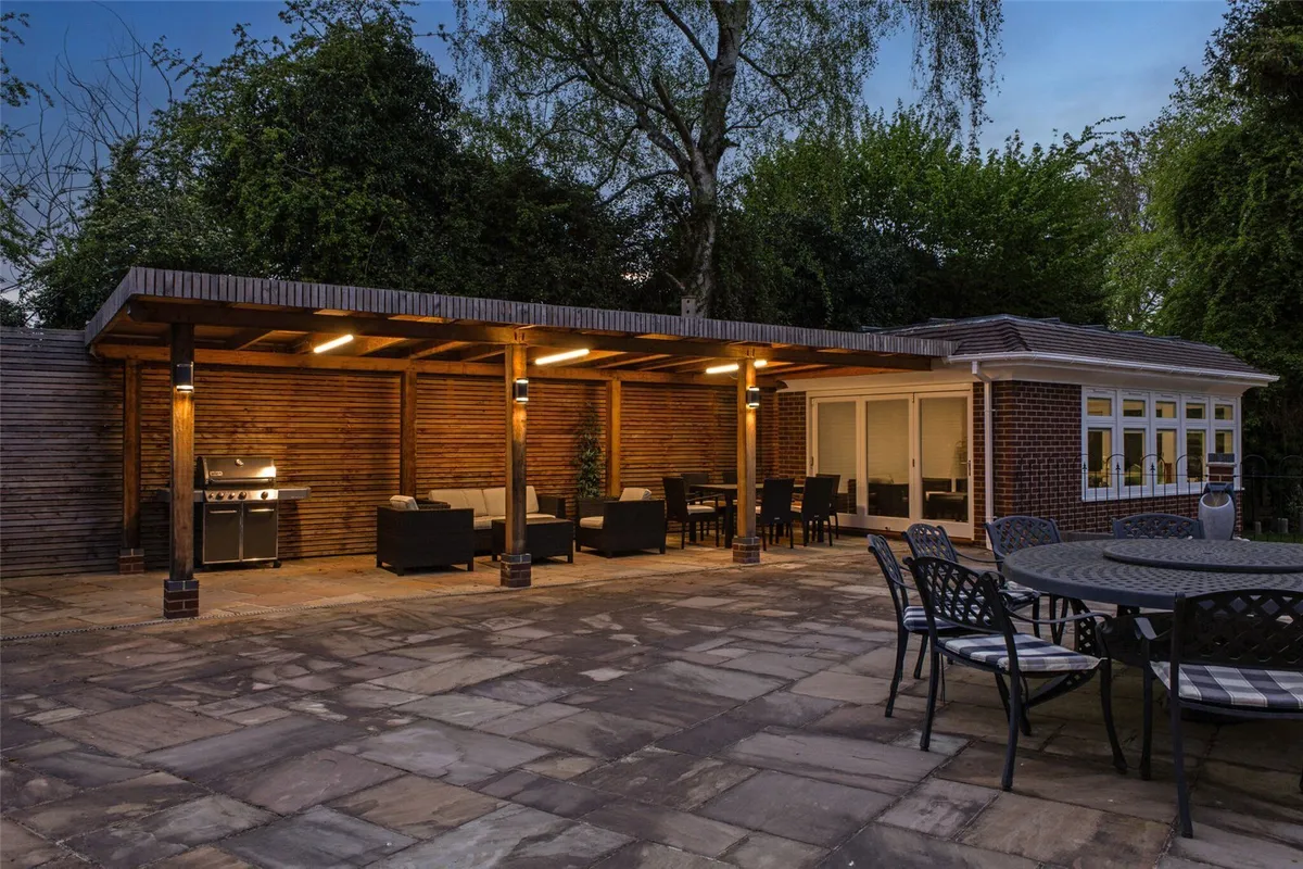 Meadow House, Sherborne St John, RG24