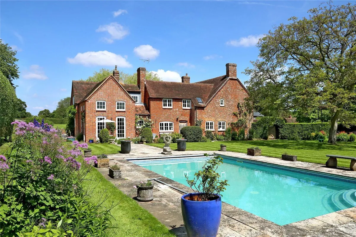 Cufaude Manor, Bramley, RG26