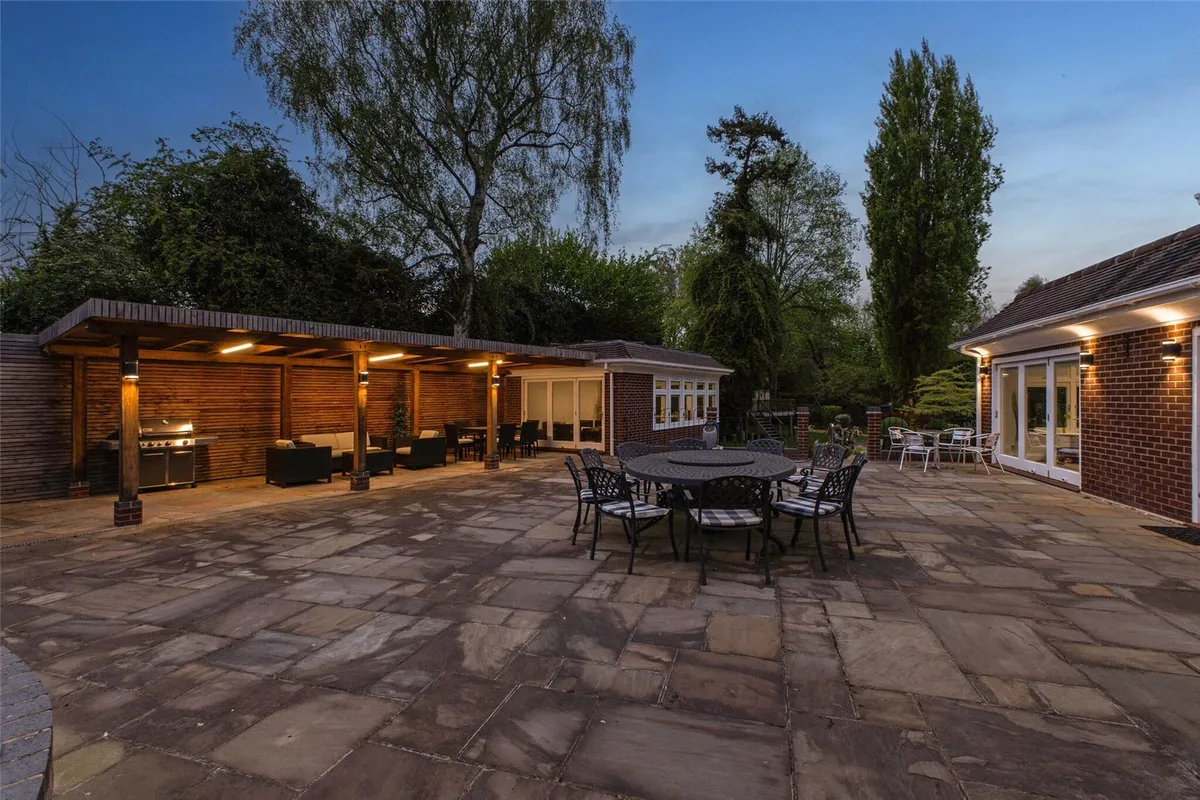 Meadow House, Sherborne St John, RG24