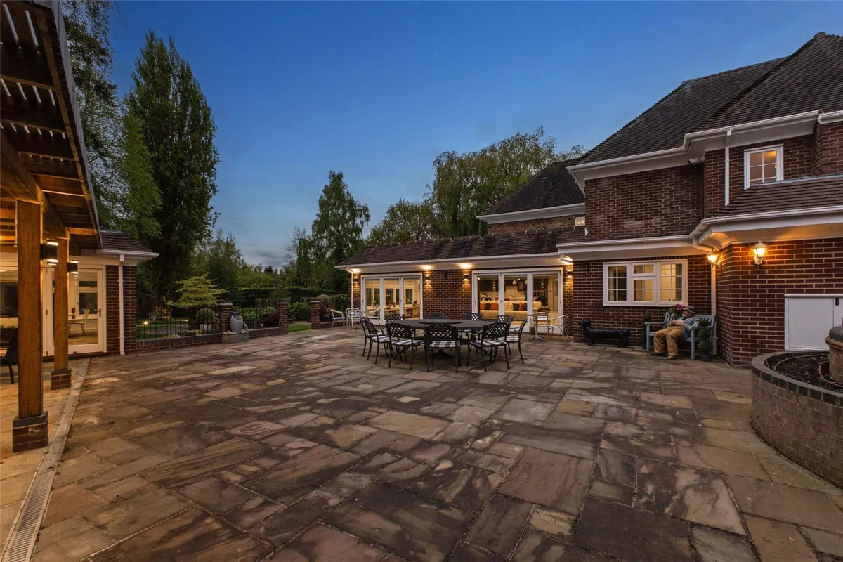 Meadow House, Sherborne St John, RG24