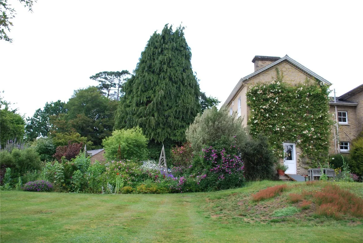 West Silchester Hall, Silchester, RG7