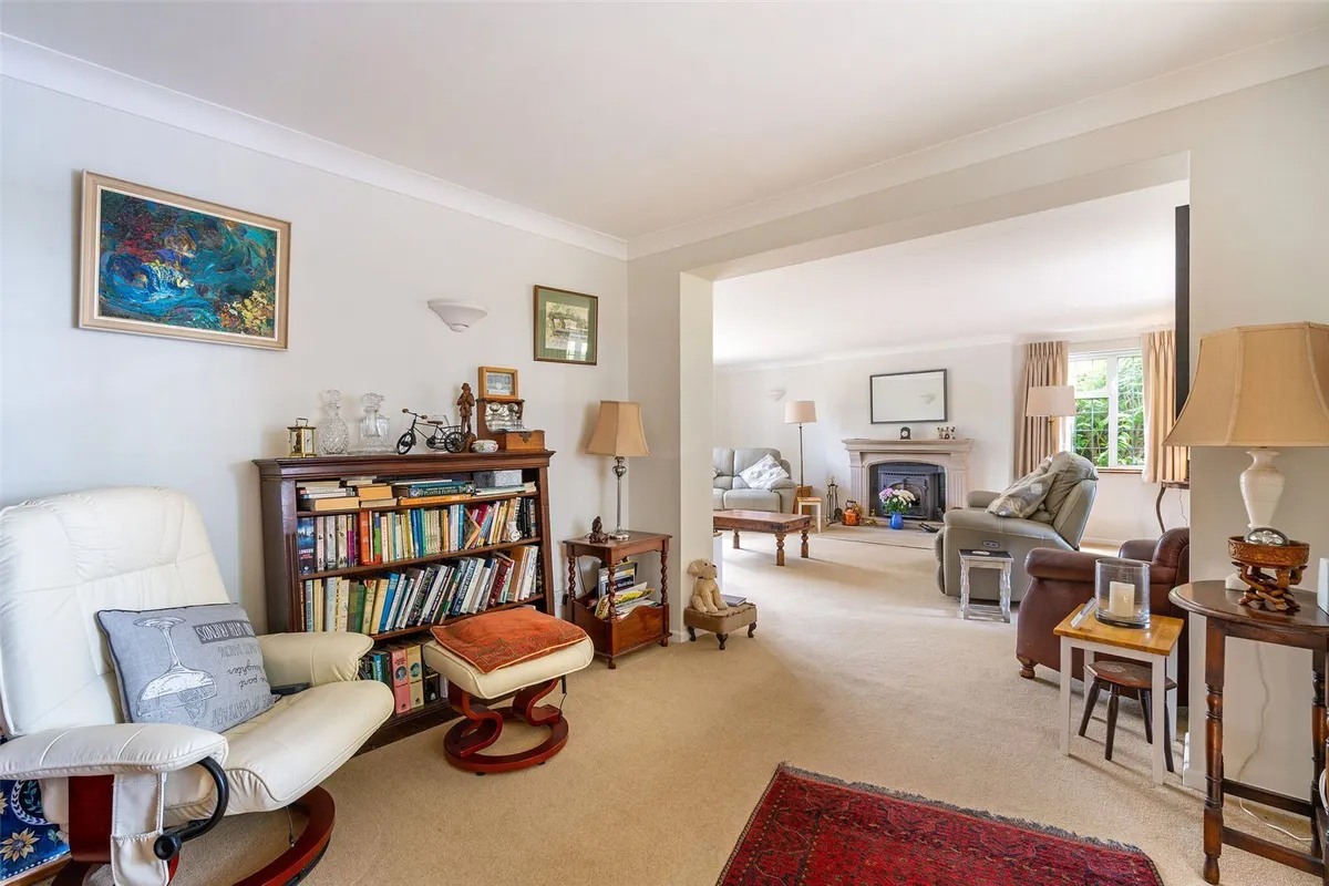 Burnt Oak, Little London, RG26